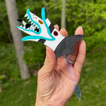 Load image into Gallery viewer, Sandworm PLANT STAKE