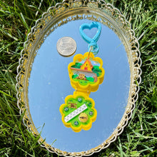 Load image into Gallery viewer, Midsommar Pocket World BAG CHARM
