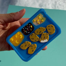 Load image into Gallery viewer, 90s Frozen Meal HAIR CLAW
