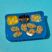 Load image into Gallery viewer, 90s Frozen Meal HAIR CLAW
