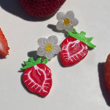 Load image into Gallery viewer, Strawberry Slices
