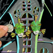 Load image into Gallery viewer, Swamp Gal - Iridescent Fins
